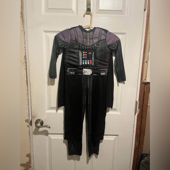 Darth Vader Child’s Costume (3-4 years). Has Never Been Worn. Size Small. $9 - Picture 3 of 5